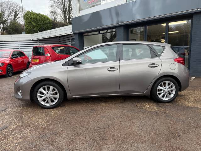 2012 Toyota Auris 1.33 Dual VVTi Icon 5dr - ONE OWNER - FTSH - AIR CON  - ALLOYS - REAR CAMERA