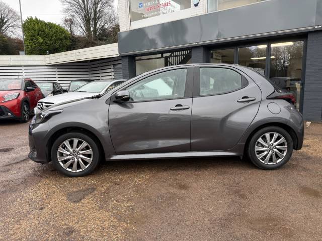 2022 Toyota Yaris 1.5 Hybrid Icon 5dr CVT - APPLE CAR PLAY - REAR CAMERA - 1 OWNER - FTSH