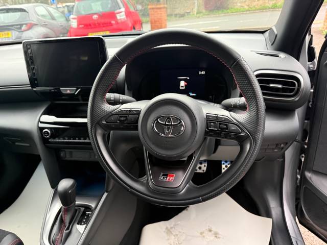 2023 Toyota Yaris Cross 1.5 Hybrid GR Sport 5dr CVT - HEATED SEATS - FRONT AND REAR PARKING SENSORS