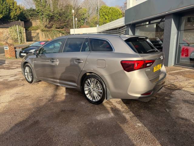 2015 Toyota Avensis 2.0D Excel 5dr - FTSH - SUNROOF - H/SEATS -