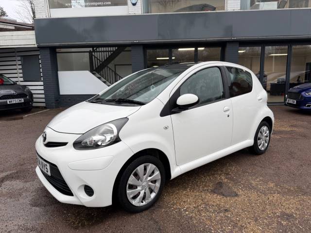 Toyota Aygo 1.0 VVT-i Move 5dr - TWENTY POUNS TAX - AIR CON - LOW INSURANCE Hatchback Petrol White