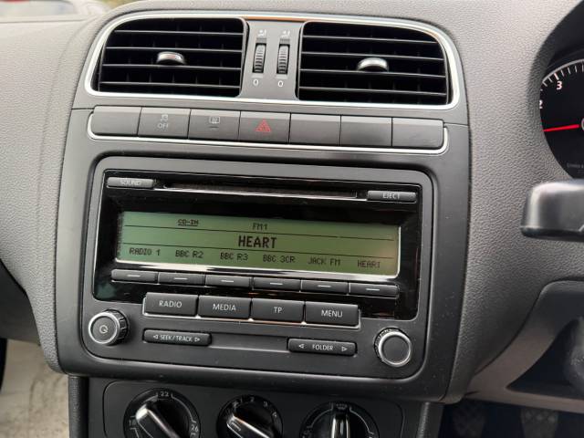 2010 Volkswagen Polo 1.2 70 Moda 3dr [AC] - SERVICES HISTORY - ALLOYS -
