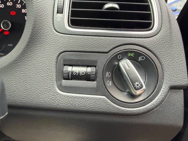 2010 Volkswagen Polo 1.2 70 Moda 3dr [AC] - SERVICES HISTORY - ALLOYS -