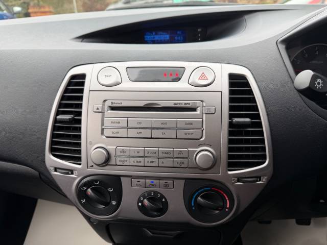 2011 Hyundai i20 1.2 Comfort 5dr - FSH - AIR CON - ALLOYS