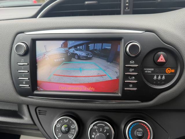 2019 Toyota Yaris 1.5 VVT-i Icon Tech 5dr - REAR CAMERA- PARKING SESNORS