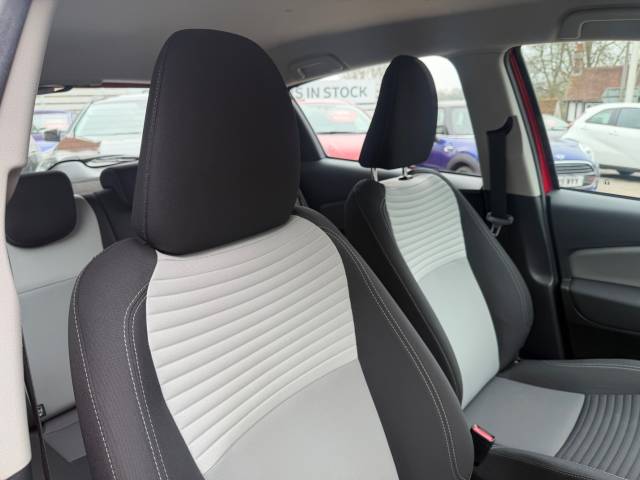2019 Toyota Yaris 1.5 VVT-i Icon Tech 5dr - REAR CAMERA- PARKING SESNORS
