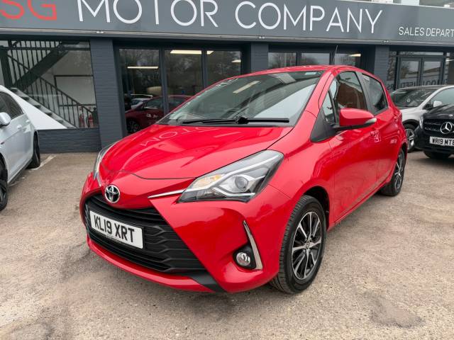 Toyota Yaris 1.5 VVT-i Icon Tech 5dr - REAR CAMERA- PARKING SESNORS Hatchback Petrol Red