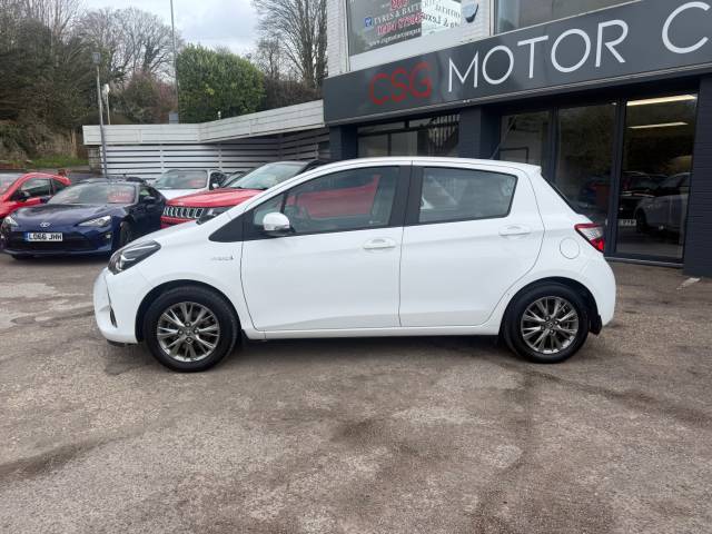 2017 Toyota Yaris 1.5 Hybrid Icon Tech 5dr CVT -NAV - PARKING SENSORS - REAR CAMERA