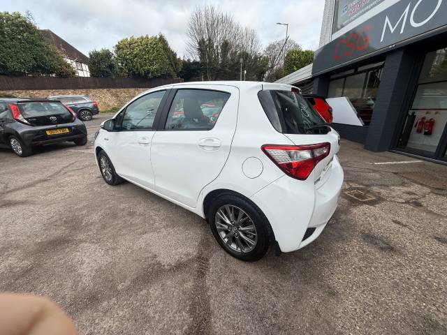 2017 Toyota Yaris 1.5 Hybrid Icon Tech 5dr CVT -NAV - PARKING SENSORS - REAR CAMERA