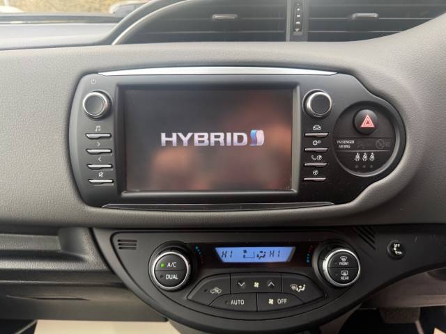 2017 Toyota Yaris 1.5 Hybrid Icon Tech 5dr CVT - PARKING SENSORS - REAR CAMERA