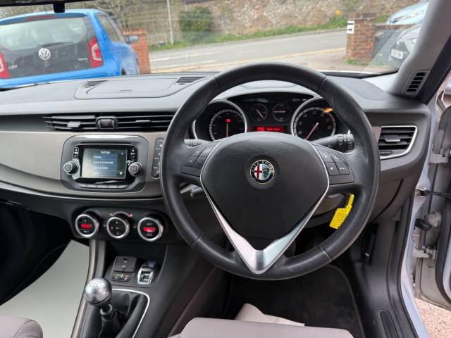 2014 Alfa Romeo Giulietta 1.4 TB Distinctive 5dr - ONE OWNER - FSH -