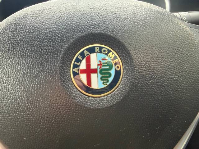 2014 Alfa Romeo Giulietta 1.4 TB Distinctive 5dr - ONE OWNER - FSH -