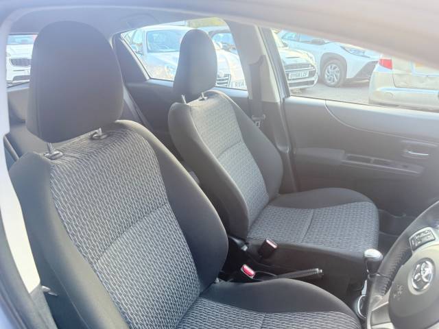 2014 Toyota Yaris 1.33 VVT-i Icon+ 5dr - FTSH - JUST HAD A NEW CLUTCH  - NAV