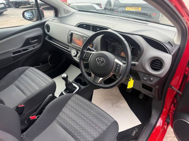 2016 Toyota Yaris 1.33 VVT-i Icon 5dr - AIR CON - ALLOYS - BLUETOOTH