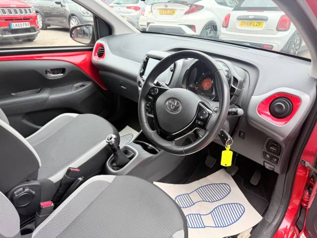 2020 Toyota Aygo 1.0 VVT-i X-Play TSS 5dr - APPLE CAR PLAY - ANDROID AUTO - REAR CAMERA