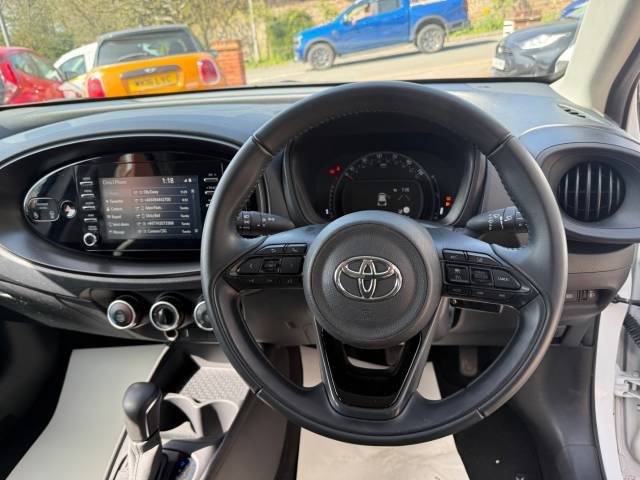 2023 Toyota Aygo X 1.0 VVT-i Pure 5dr Auto - 1 OWNER - FTSH - REAR CAMERA - BLUETOOTH