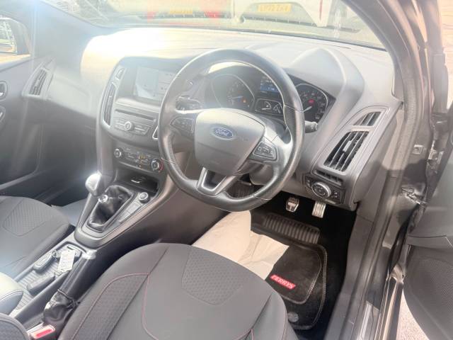 2017 Ford Focus 1.0 EcoBoost 125 ST-Line 5dr - APPLE CAR PLAY - BLUETOOTH - ALLOYS