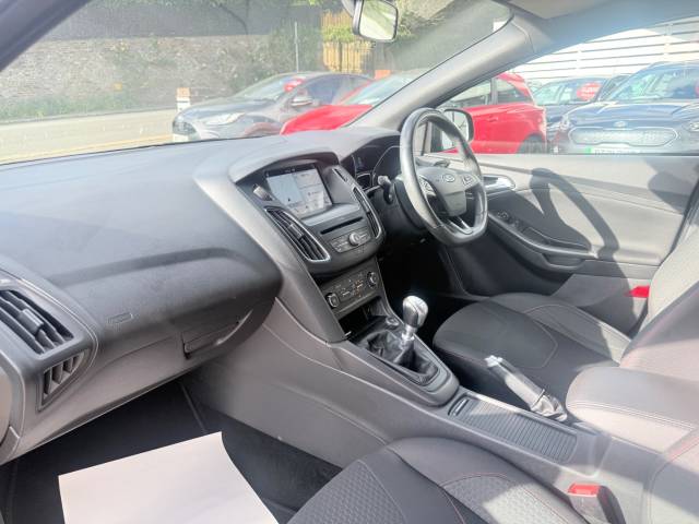 2017 Ford Focus 1.0 EcoBoost 125 ST-Line 5dr - APPLE CAR PLAY - BLUETOOTH - ALLOYS
