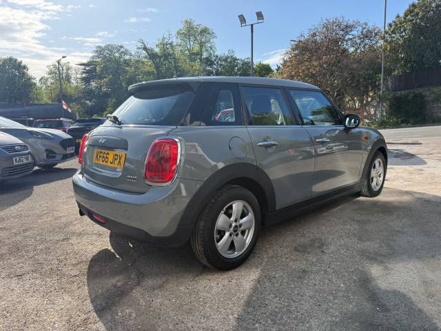 2016 Mini Hatchback 1.2 One 5dr - FSH - AIR CON - PARKING SENSORS