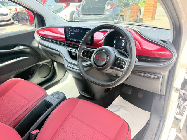 2022 Fiat 500 0.0 87kW Red 42kWh 2dr Auto - ONE OWNER - ACR PLAY - REAR SENSORS