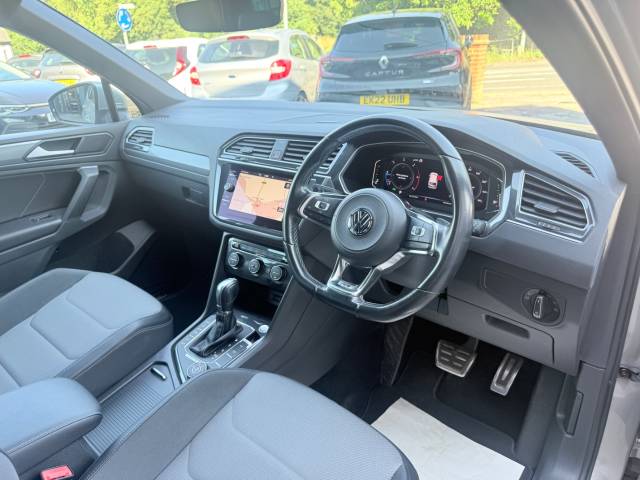 2019 Volkswagen Tiguan 2.0 TDi 150 4Motion R-Line Tech 5dr DSG - PAN ROOF - 360 CAMERA - FSH - H/SEATS