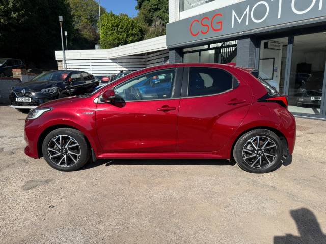 2021 Toyota Yaris 1.5 Hybrid Design 5dr CVT - PAN ROOF - REAR CAMERA  -BLUWTOOTH