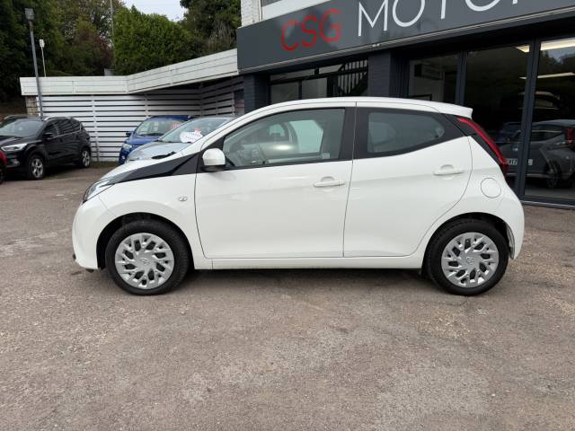 2019 Toyota Aygo 1.0 VVT-i X-Play 5dr x-shift - FFSH - REAR CAMERA - BLUETOOTH