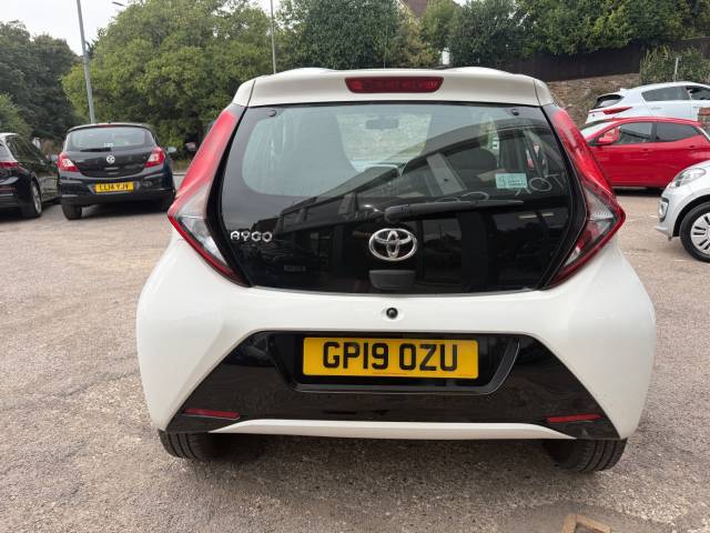 2019 Toyota Aygo 1.0 VVT-i X-Play 5dr x-shift - FFSH - REAR CAMERA - BLUETOOTH
