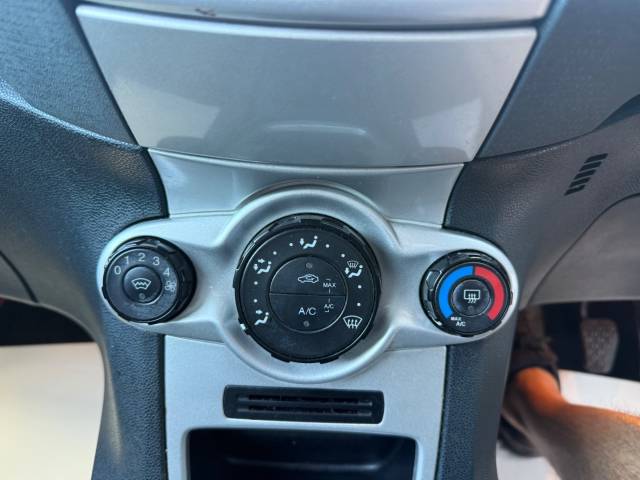 2011 Ford Fiesta 1.25 Zetec 5dr [82] - FSH - AIR CON - ALLOYS
