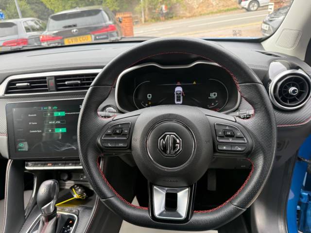 2023 MG Motor UK ZS 1.0T GDi Exclusive 5dr DCT- HEATED LEATHER SEATS - APPLE CAR PLAY- SURROUND CAMERAS