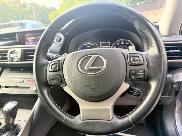 2017 Lexus IS 2.5 300h Executive Edition 4dr CVT Auto