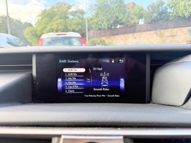 2017 Lexus IS 2.5 300h Executive Edition 4dr CVT Auto