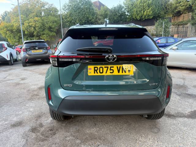 2025 Toyota Yaris Cross 1.5 Hybrid Design 5dr CVT - APPLE CAR PLAY - REAR CAMERA - BLUETOOTH